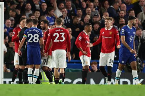 Vừa vào sân, McTominay đã bóp MU